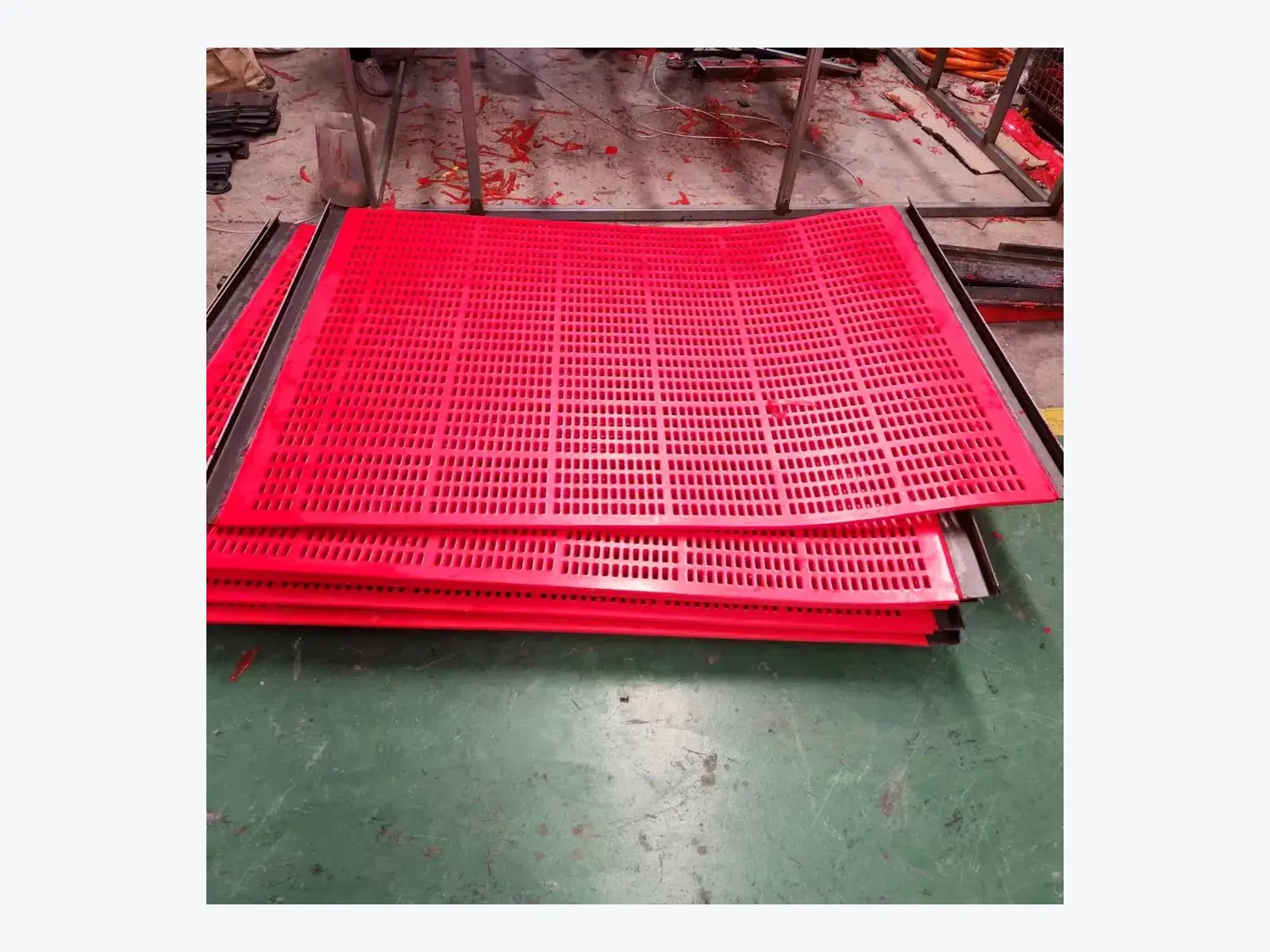 Tensioned polyurethane screen front view